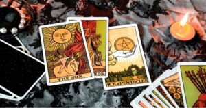 Trải bài tarot hé lộ người ấy có đang sợ mất bạn, tiếc nuối hay còn giấu cảm xúc trong lòng