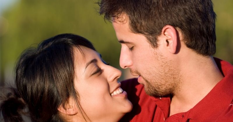 Khi có sự kết nối sâu, đôi khi bạn dễ cảm nhận được cảm xúc của người kia dù họ chưa nói ra