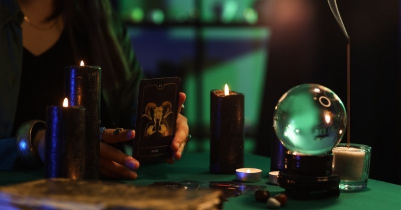 Người ấy do dự và chưa gửi tin nhắn cho bạn