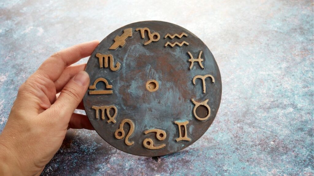 Tử vi 12 cung hoàng đạo hôm nay có gì đáng chú ý? 3 Công việc tài chính tình cảm và sức khỏe của 12 cung hôm nay