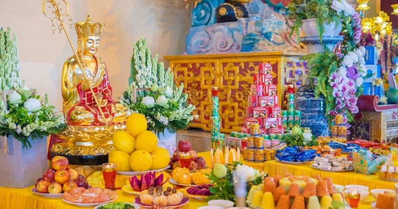 Lễ vật không cần lớn, điều quan trọng là sự sạch sẽ, trang nghiêm và lòng thành của người thực hiện